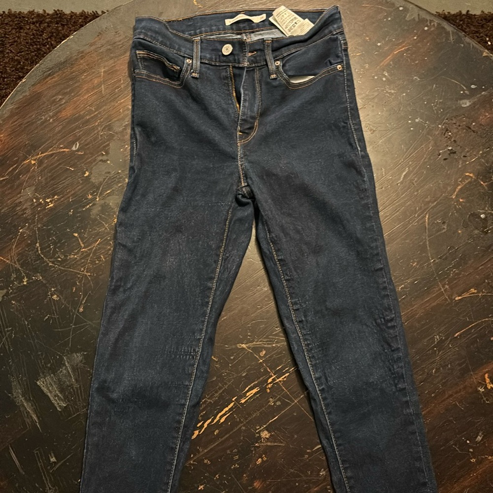 Levi’s slimming super skinny jeans